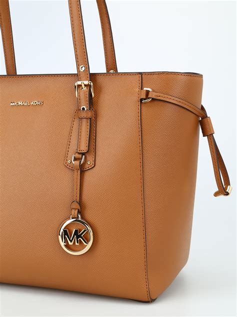 michael kors voyager tote